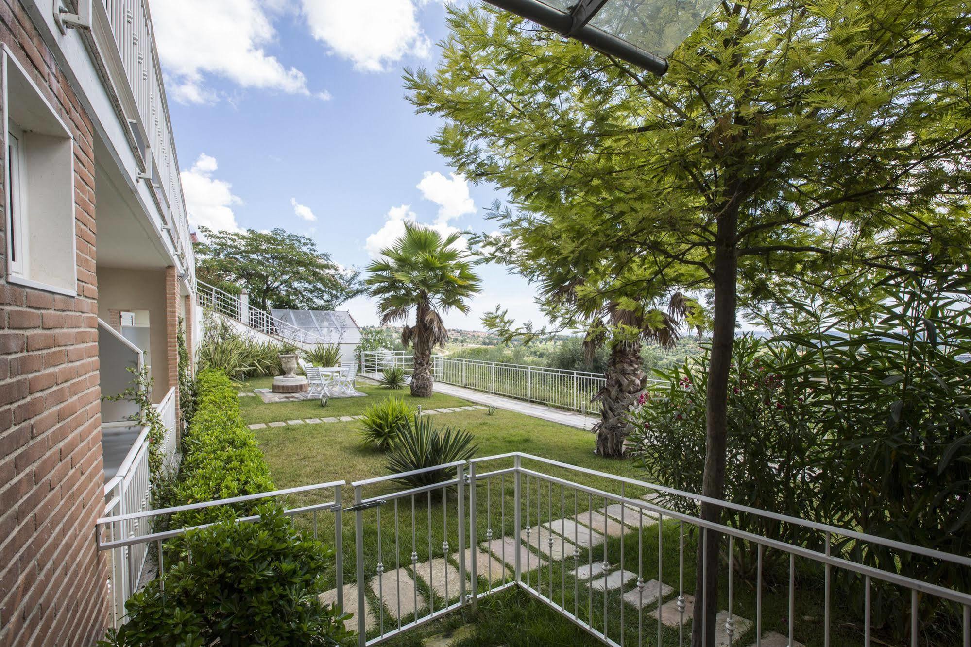 Residence Belohorizonte Macerata Extérieur photo