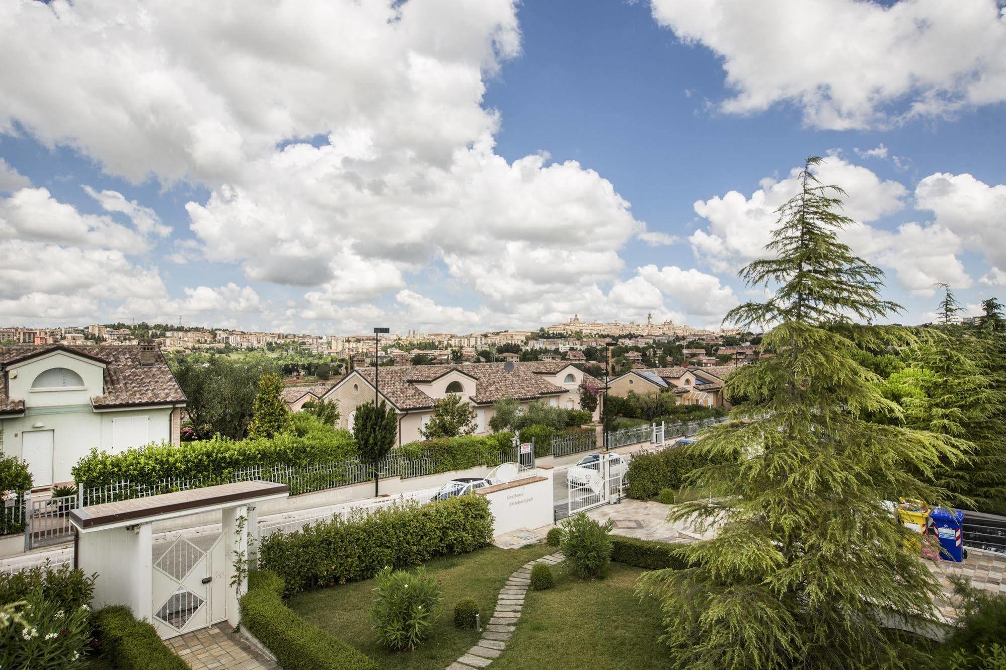 Residence Belohorizonte Macerata Extérieur photo