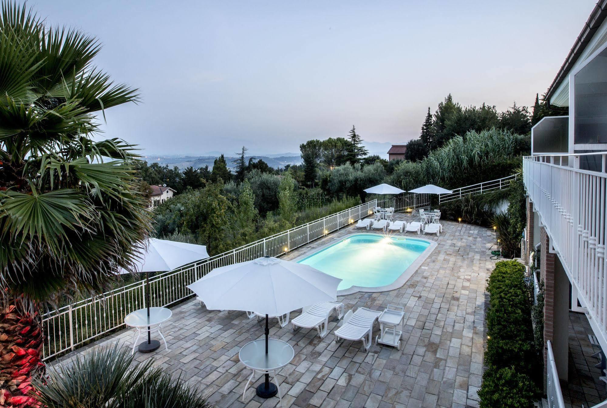 Residence Belohorizonte Macerata Extérieur photo